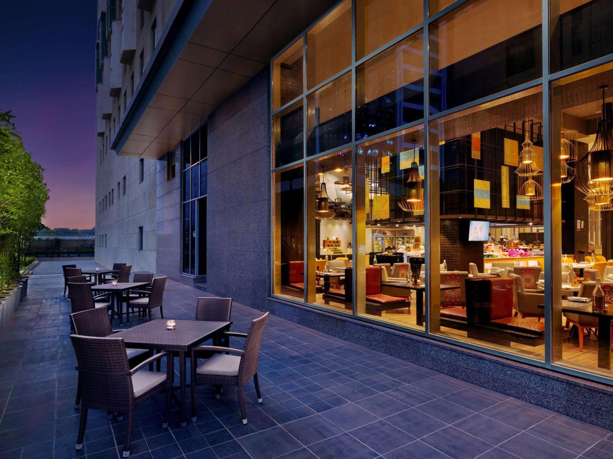 Grand Mercure Ahmedabad Gift City - An Accor Hotels Brand جاندي نجر المظهر الخارجي الصورة